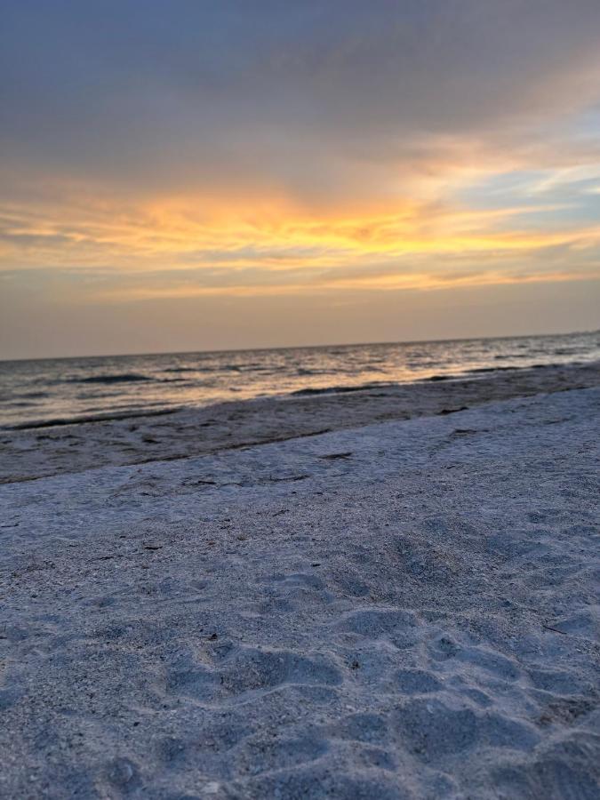 Aparthotel Always Summer On A White Sandy Beach Fort Myers Beach Zewnętrze zdjęcie